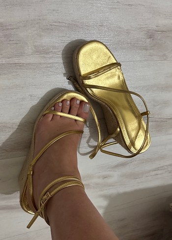 Altın Renkli Dolgu Topuklu Hasır Espadril - Görsel 8