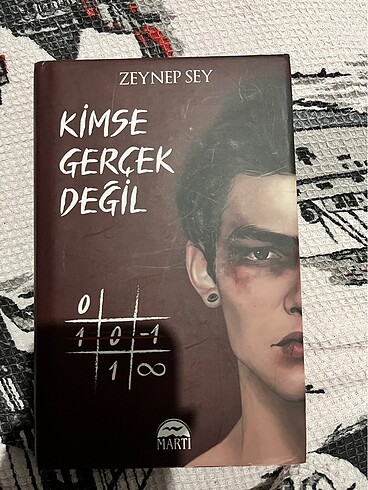 KİMSE GERÇEK DEĞİL