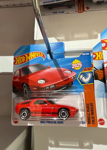 Parlak Kırmızı 1985 Porsche 928S Oyuncak Araba