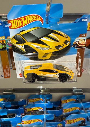 Sarı Hot Wheels Lamborghini Oyuncak Araba