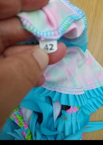42 Beden Etekli bikini alt kısım tarafımdan eklenmiştir