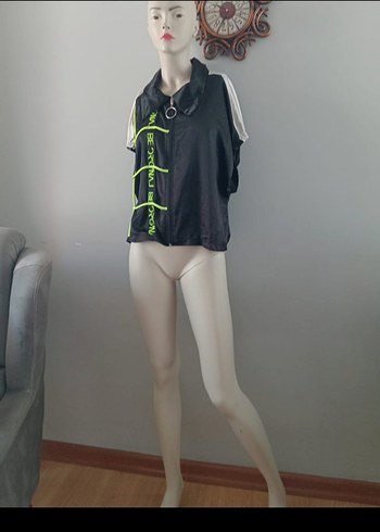 Diğer Siyah Baskılı Kolsuz Mini Spor Ceket