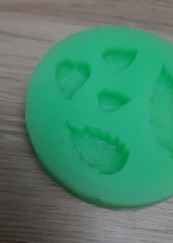 Yeşil Yaprak ve Kalp Desenli Sabun Kalıbı - Görsel 3