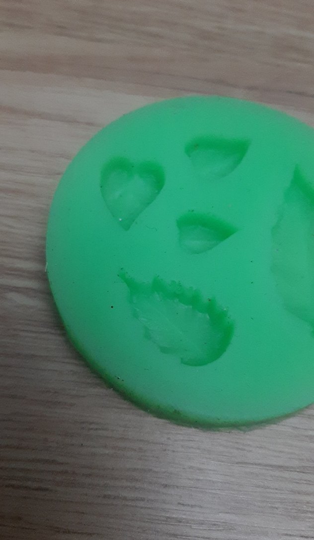 Yeşil Yaprak ve Kalp Desenli Sabun Kalıbı - Görsel 3