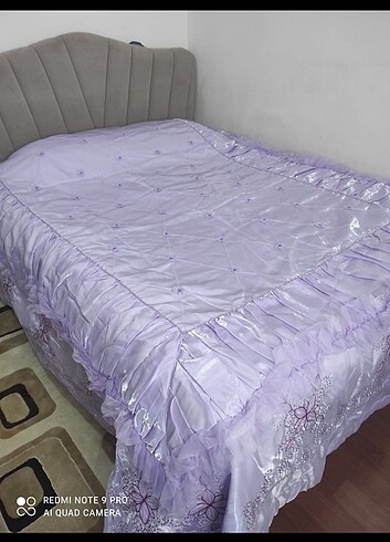 Beden Saten yatak örtüsü