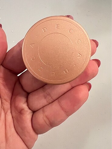 Becca göz altı aydınlatıcısı