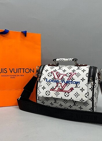  Beden Louis Vuitton ÖLÇÜ: 25*20 