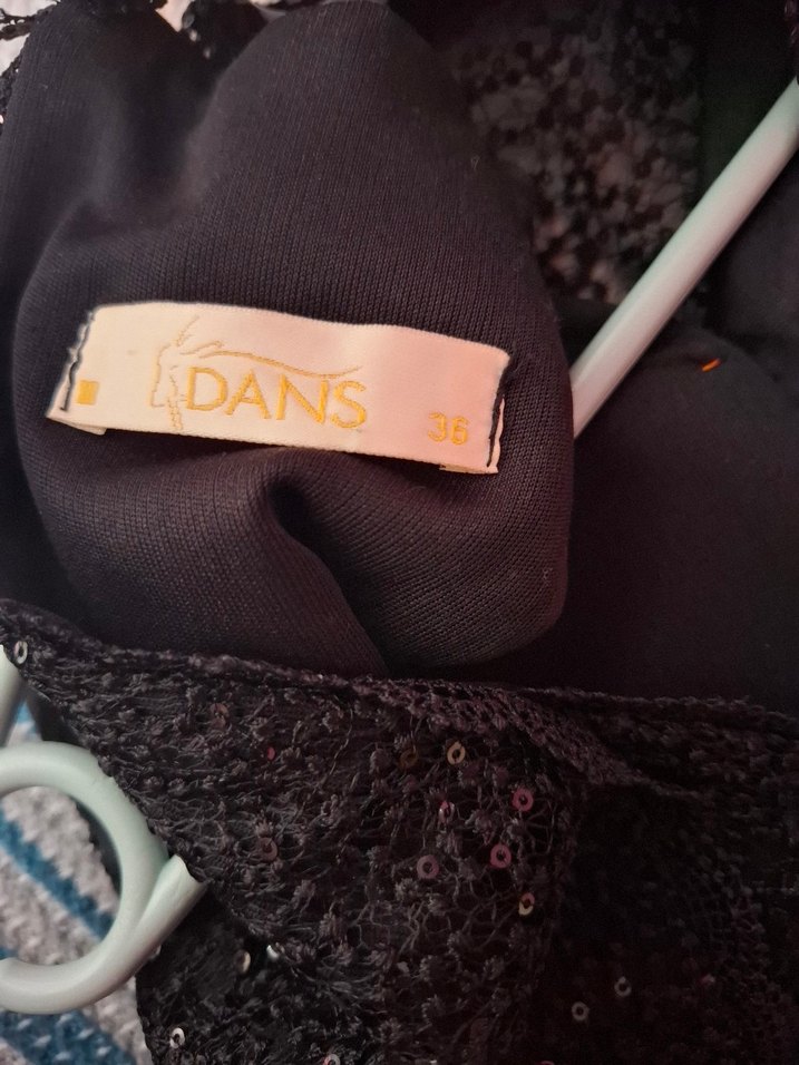 Siyah Dantelli V Yaka Uzun Gotik Elbise - Görsel 2