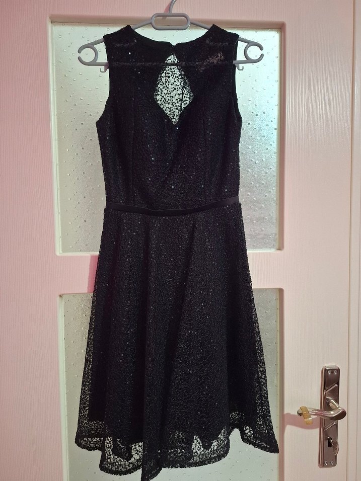 Siyah Dantelli V Yaka Uzun Gotik Elbise - Görsel 3