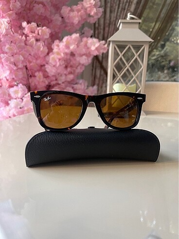 Ray ban