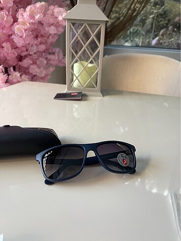 Ray ban