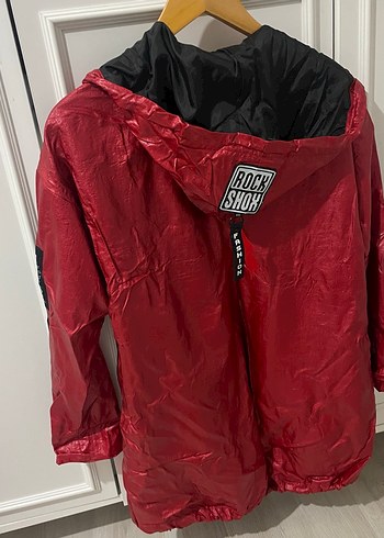 Parlak Kırmızı Kadın Yağmurluk - Görsel 5