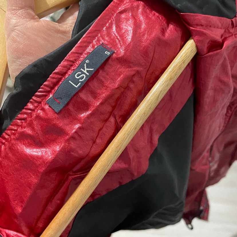 Parlak Kırmızı Kadın Yağmurluk - Görsel 2