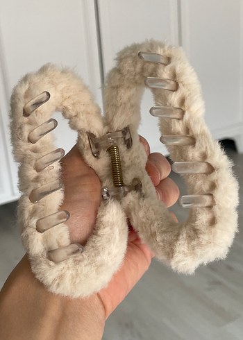 Kürk Detaylı Yün Beyaz Saç Tokası - Görsel 2