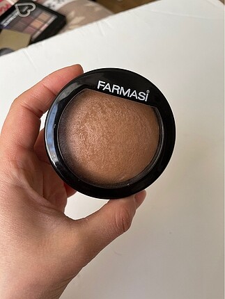 Farmasi bronzer