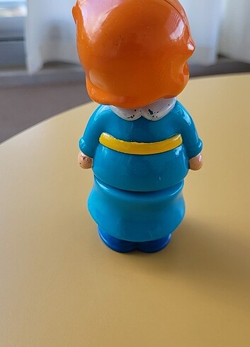  Caillou figürü