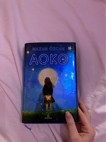 Nazan Özcanın tek kitaplık Aoko