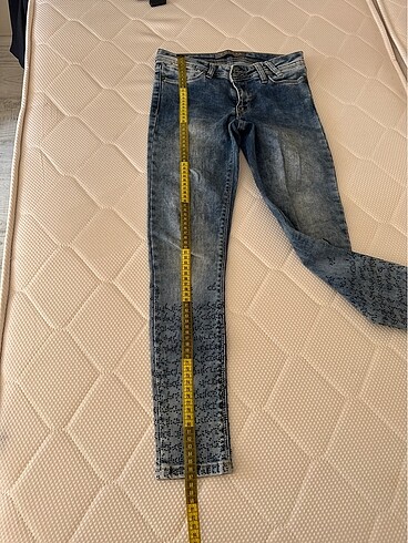 ORJİNAL Guess Düşük Bel Taşlı Kot Pantolon