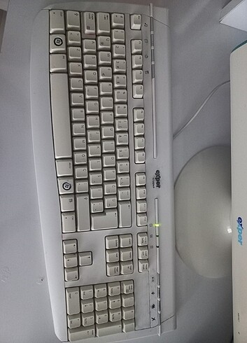  Beden Renk Bilgisayar kasası ve klavye