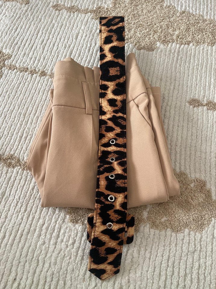 Leopar Desenli Kemerli Bej Kadın Kumaş Pantolon - Görsel 2