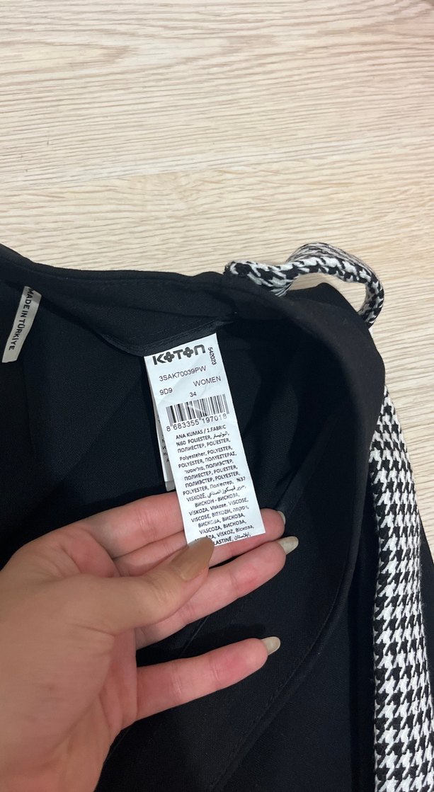 Kemer Detaylı Siyah Mini Etek - Görsel 3