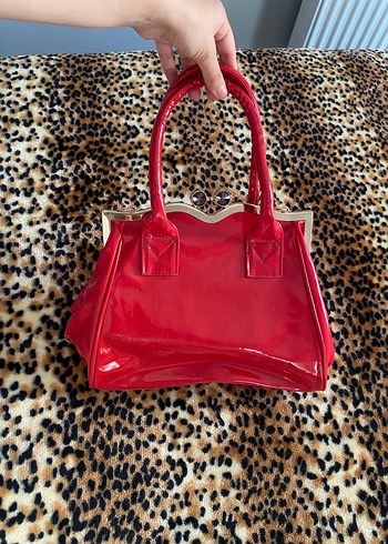 Kırmızı Parlak Deri Tokalı Kadın Çanta - Görsel 3