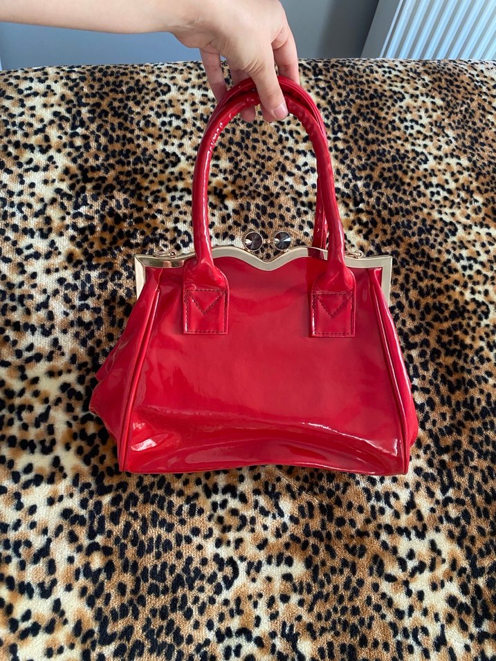 Kırmızı Parlak Deri Tokalı Kadın Çanta - Görsel 3