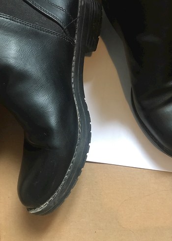 Siyah Deri Tokalı Kadın Bot - Görsel 2