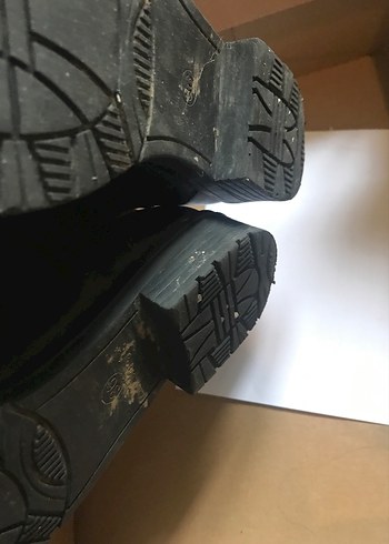 Siyah Deri Tokalı Kadın Bot - Görsel 3