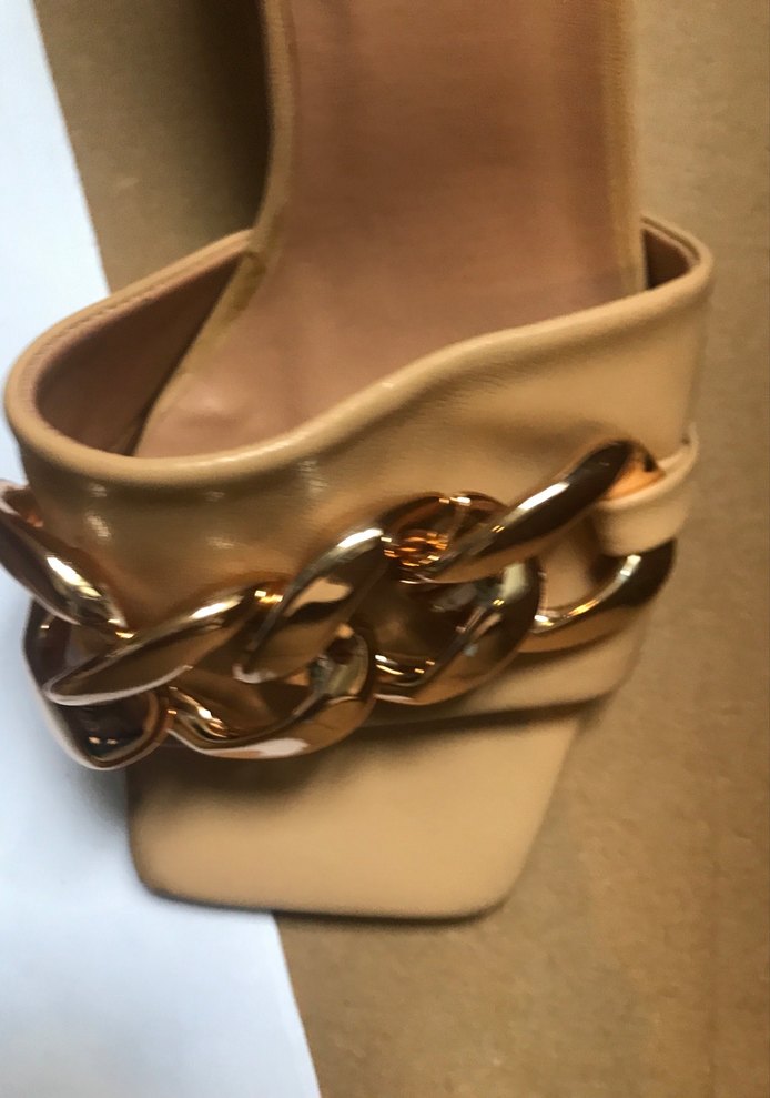 Bej Zincir Detaylı Kadın Topuklu Terlik - Görsel 4