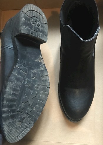 Siyah Süet Tokalı Kadın Bot - Görsel 3