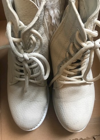 Kadın Beyaz Deri Dolgu Topuklu Bot - Görsel 3