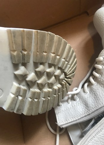 Kadın Beyaz Deri Dolgu Topuklu Bot - Görsel 2