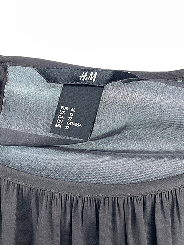 42 Beden siyah Renk H&M Bluz %70 İndirimli.