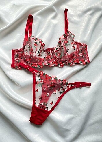 Victoria s Secret Kırmızı çiçek desen alt üst takım 