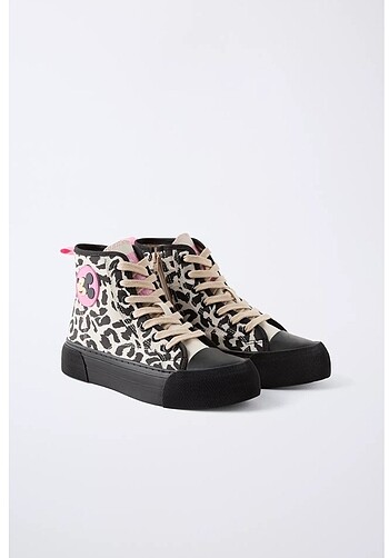 Zara Disney lisanslı
