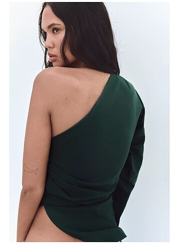 l Beden yeşil Renk Zara asimetrik tek kol bluz