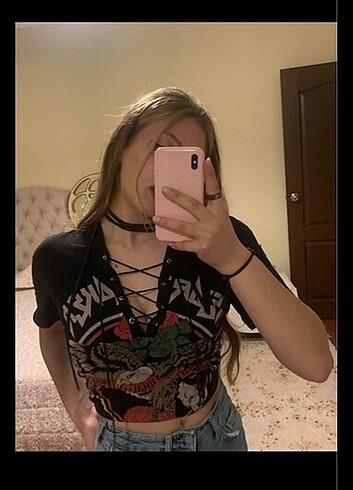 Siyah bağcıklı metalika t-shirt 