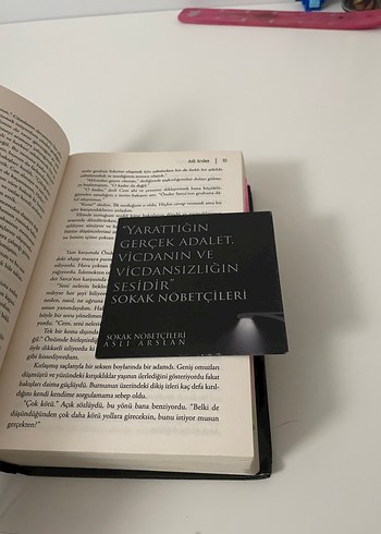 Beden Renk Sokak Nöbetçileri - Aslı Arslan