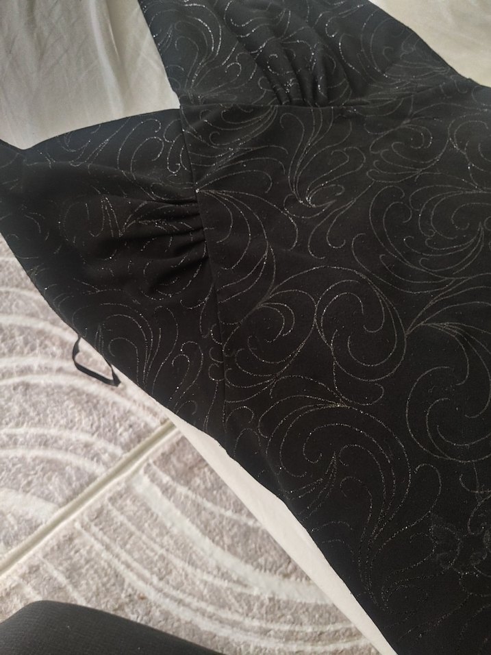 Siyah V Yakalı İnce Askılı Uzun Elbise - Görsel 2