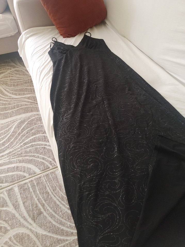 Siyah V Yakalı İnce Askılı Uzun Elbise - Görsel 5