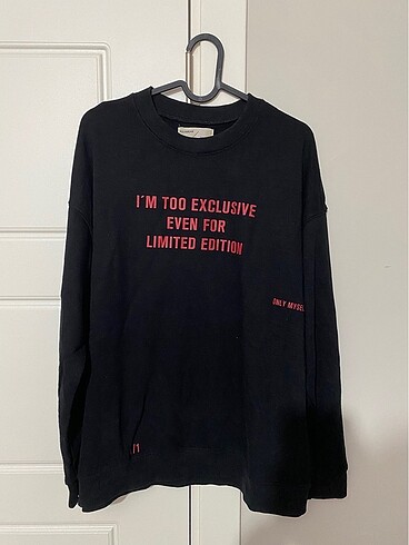 PULL AND BEAR SWEATSHIRT
