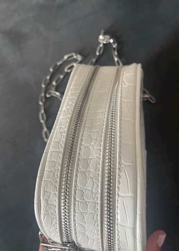 Beyaz Yılan Derisi Desenli Zincirli Kadın Çanta - Görsel 3