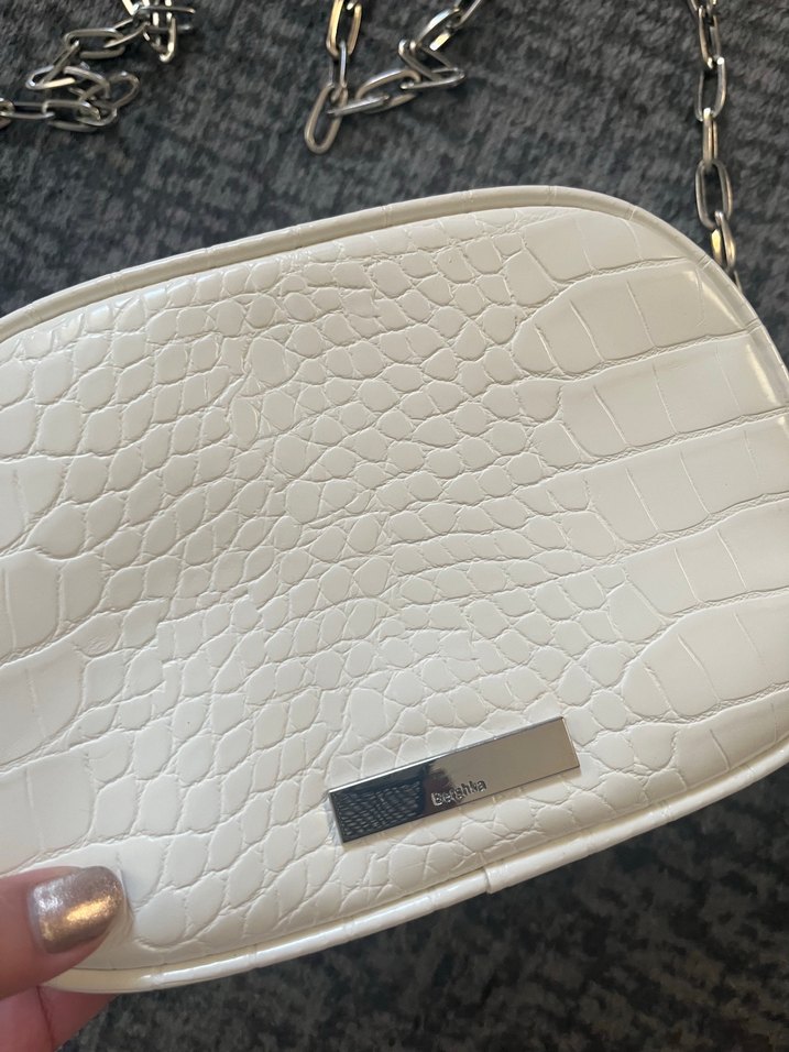 Beyaz Yılan Desenli Zincir Detaylı Deri Çanta - Görsel 2