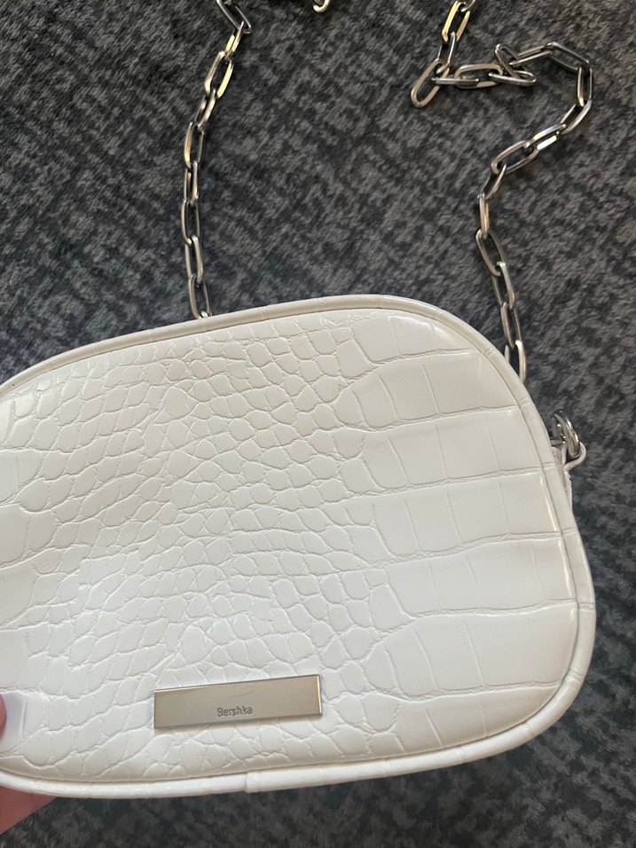 Beyaz Yılan Desenli Zincir Detaylı Deri Çanta - Görsel 4