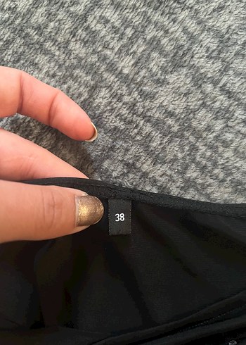 Pul Detaylı Siyah Kadın Fular - Görsel 4