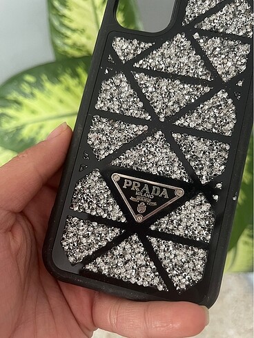 Prada iPhone kılıf
