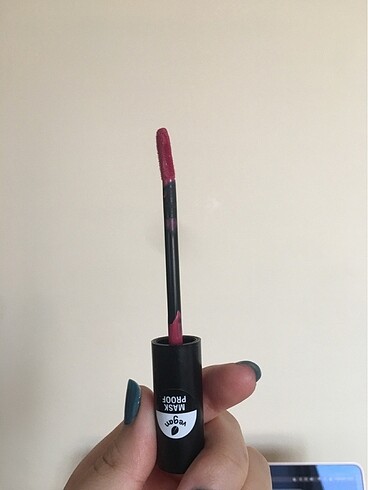 Beden Essence stay 8th matte mat ruj