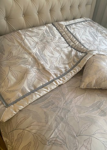 Nakışlı Bej Yatak Örtüsü - Görsel 8