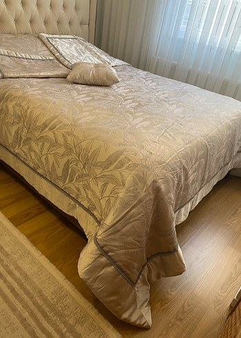 Nakışlı Bej Yatak Örtüsü - Görsel 3